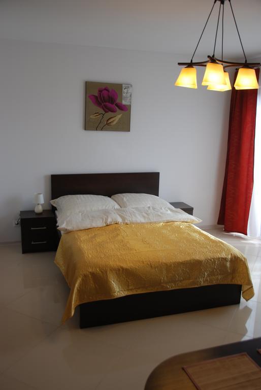 4 Strony Swiata Apartment ยารอสวาเวียซ ภายนอก รูปภาพ