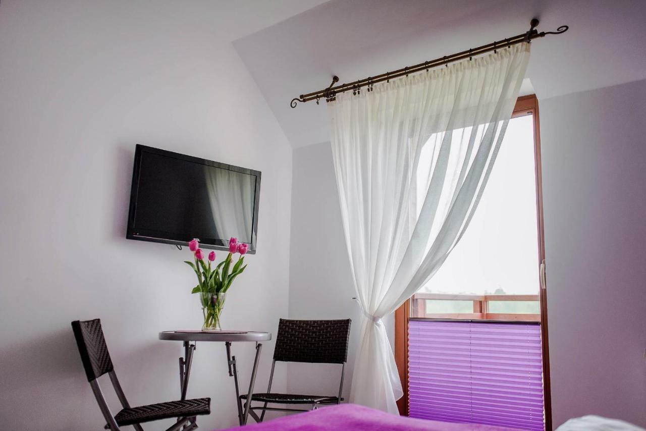 4 Strony Swiata Apartment ยารอสวาเวียซ ภายนอก รูปภาพ