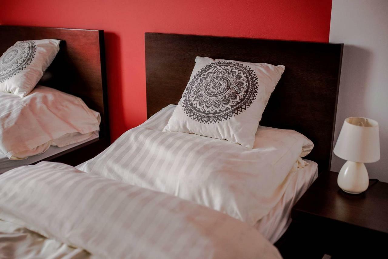 4 Strony Swiata Apartment ยารอสวาเวียซ ภายนอก รูปภาพ