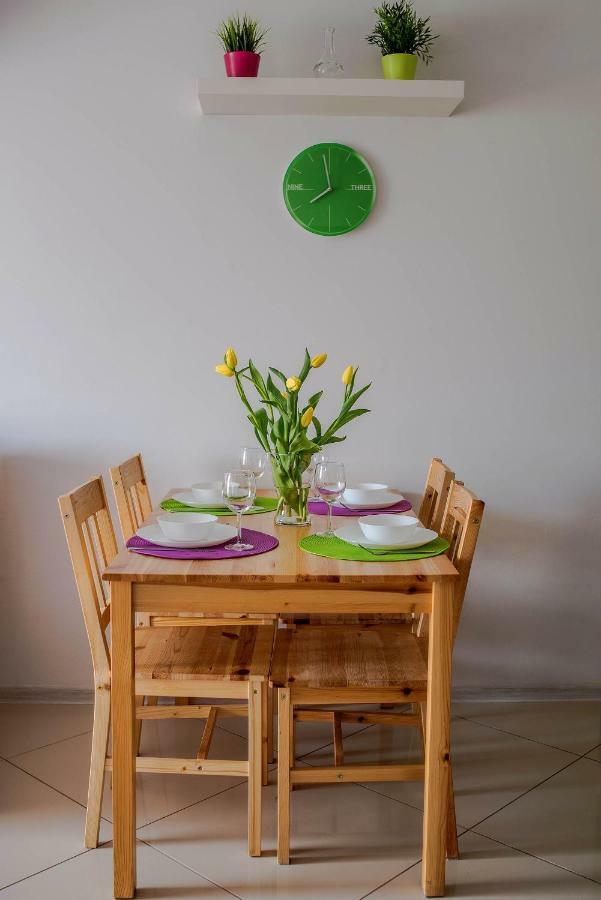 4 Strony Swiata Apartment ยารอสวาเวียซ ภายนอก รูปภาพ